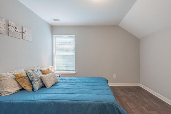 Building Photo - The Gun Club | Make yourself at home in this West-Side Reservoir Park Home, a 5-minute walk to bu...