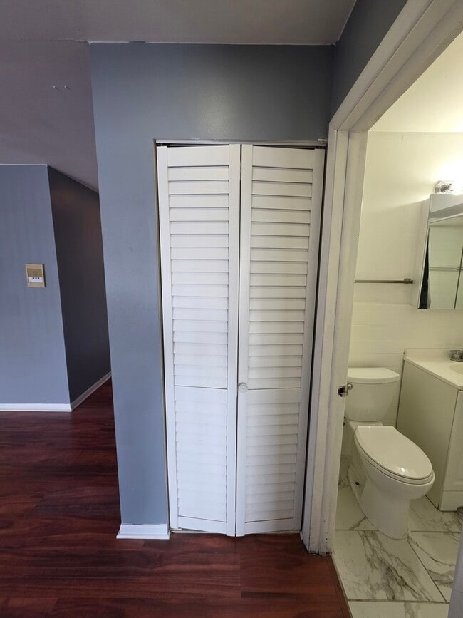 Building Photo - 336 Lathrop Ave