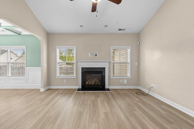 Building Photo - 518 New Hanover Trl