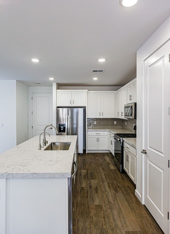 Building Photo - Brand New 4-bedroom Home