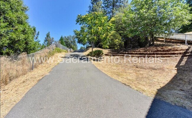 Building Photo - 3 br, 2.5 bath House - 567 Landis Circle