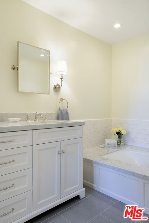 Building Photo - 17258 Palisades Cir