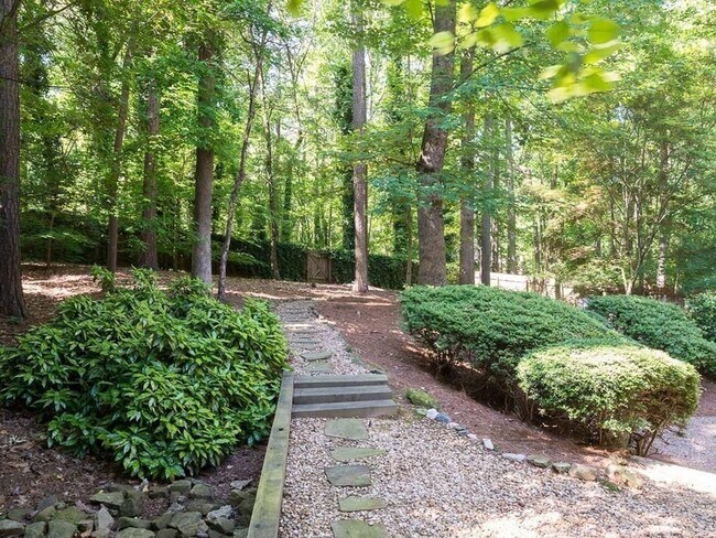 Building Photo - 5216 Willow Point Pkwy