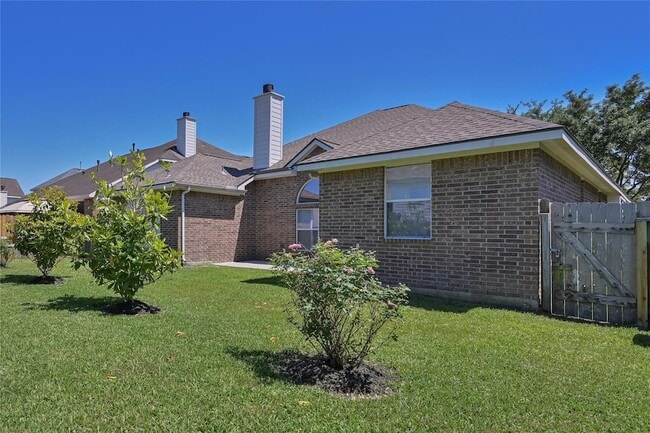 Building Photo - 6715 Village Bridge Dr