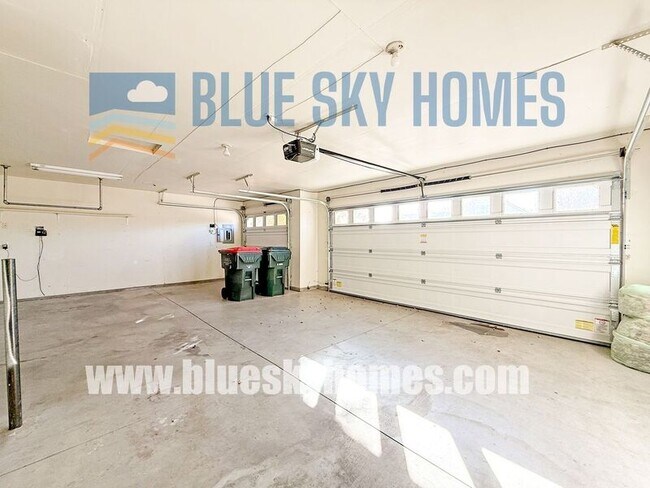 Building Photo - 4916 W McNealy St