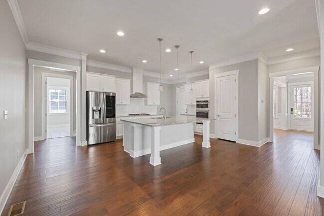 Building Photo - 704 Kenway Loop