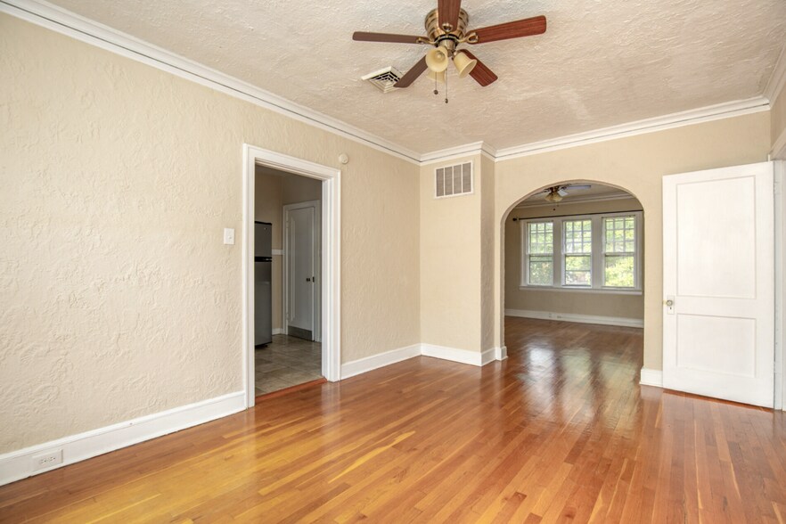Building Photo - 7234 Amherst Ave
