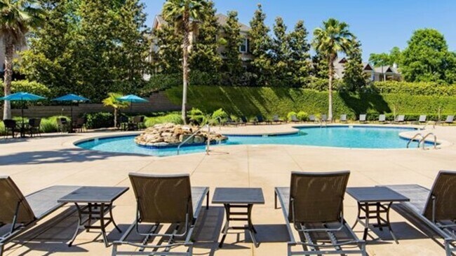 Building Photo - 1200 Somerby Dr