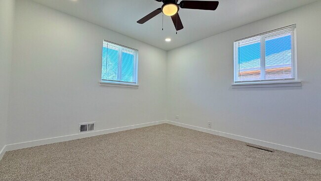 Building Photo - FANTASTIC REMODELED 3 Bed 2 Bath Home in Strayer & Shephards Park Hill Brand New Flooring New Car...