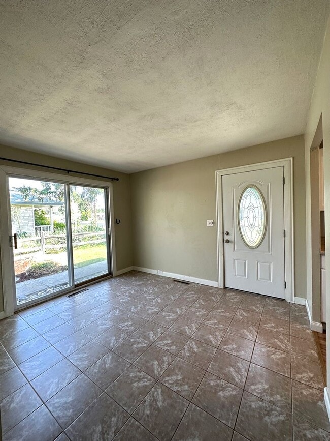 Building Photo - Cutest 3-Bedroom House with Covered Back Patio + Bonus Storage/Office!