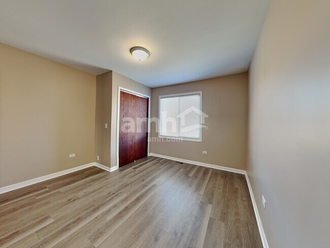 Building Photo - 1801 Winger Dr