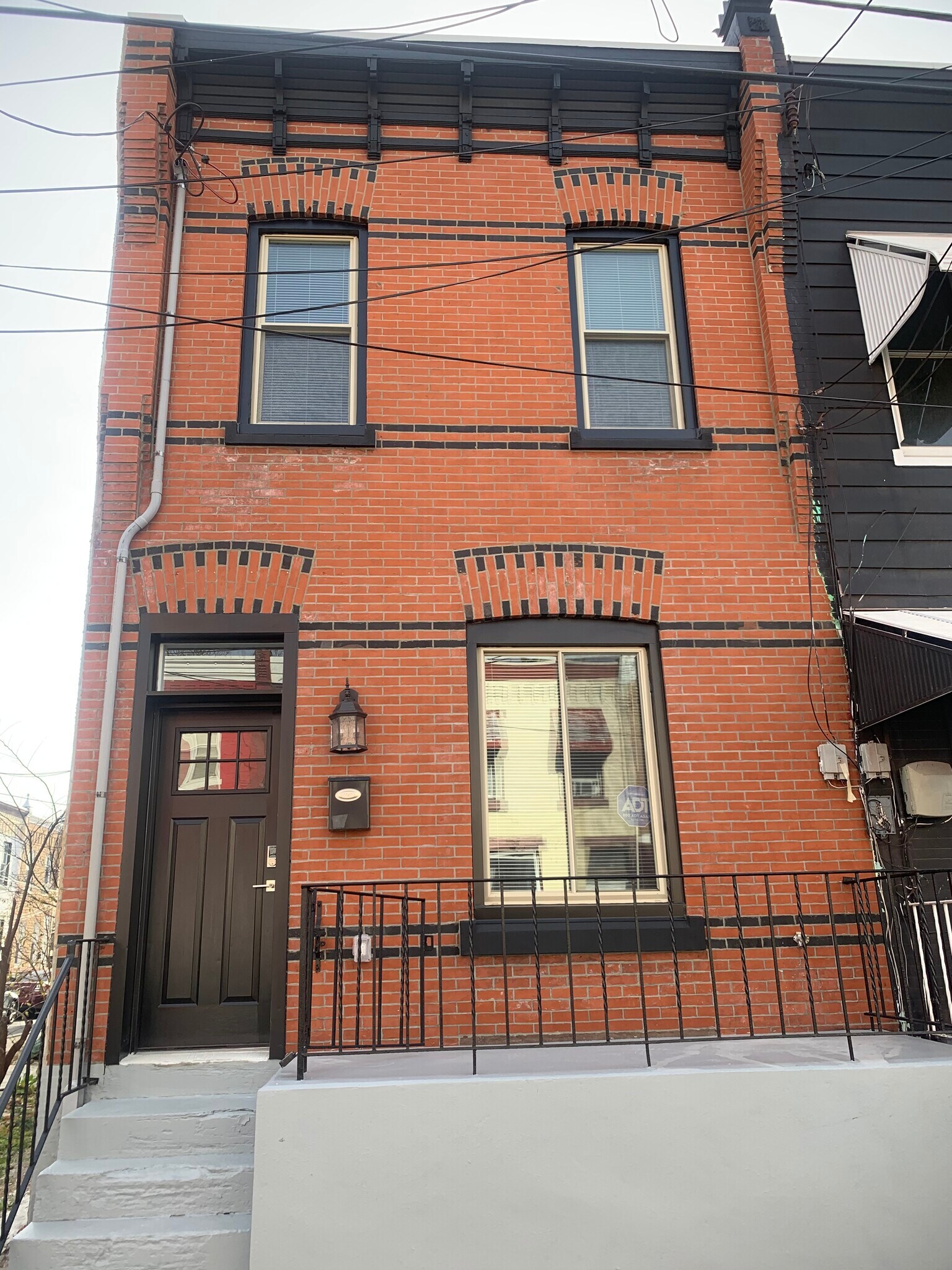 Original vintage brickwork - 2532 W Montgomery Ave