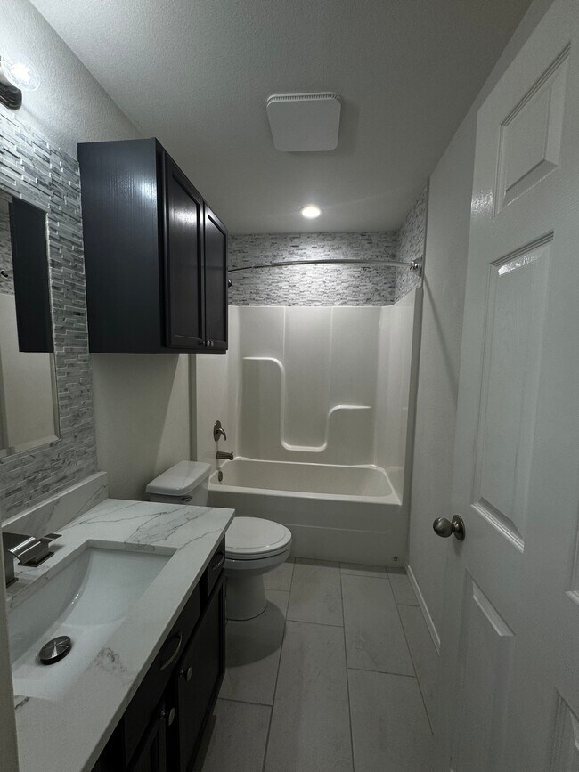 Building Photo - 14724 S Fern Pl