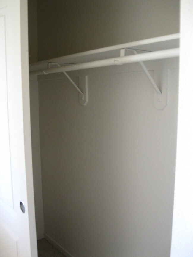 Building Photo - R2100