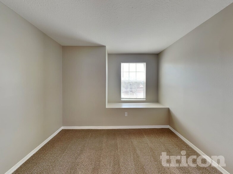 Building Photo - 1446 Firewheel Dr