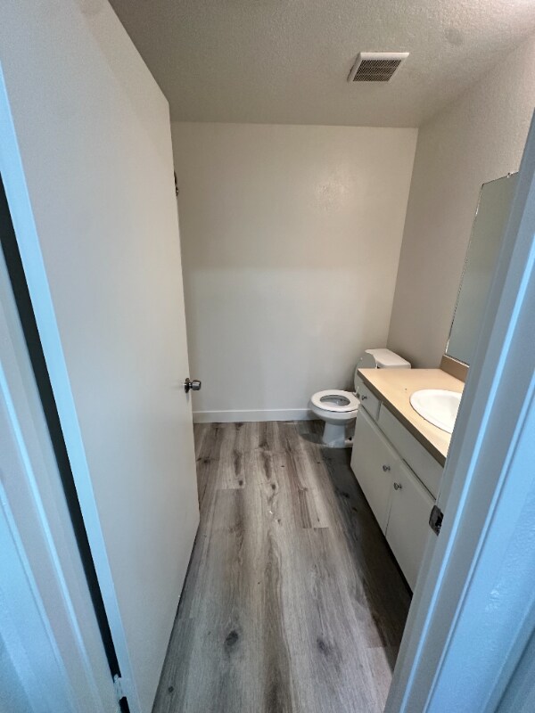 Building Photo - 15009 Moorpark St