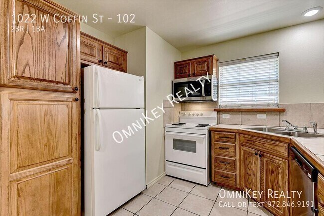 Building Photo - 1022 W Coffin St