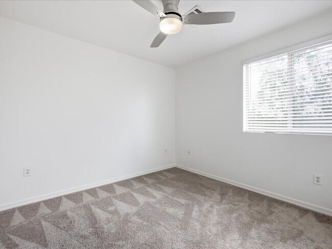 Building Photo - 14252 South Avenida Zumba