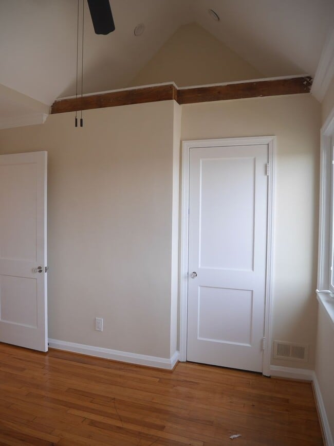 Building Photo - Modernized 2 Bedroom Rowhome in Baltimore