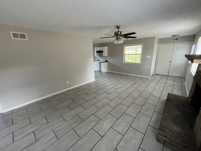 Building Photo - Large 4BR/2BA Whitehaven Home | 2,393 Sq Ft, Stone Fireplace, Hardwood BRs & 2-Car Garage