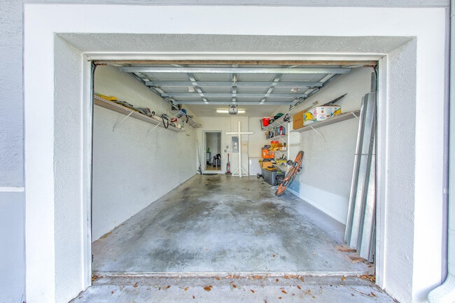Building Photo - 1829 Sandhill Crane Dr