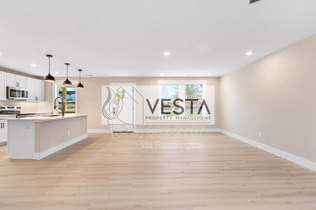 Building Photo - 9 Silent Pl