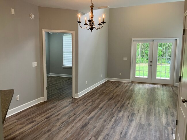 Building Photo - 113 Heyward Dr