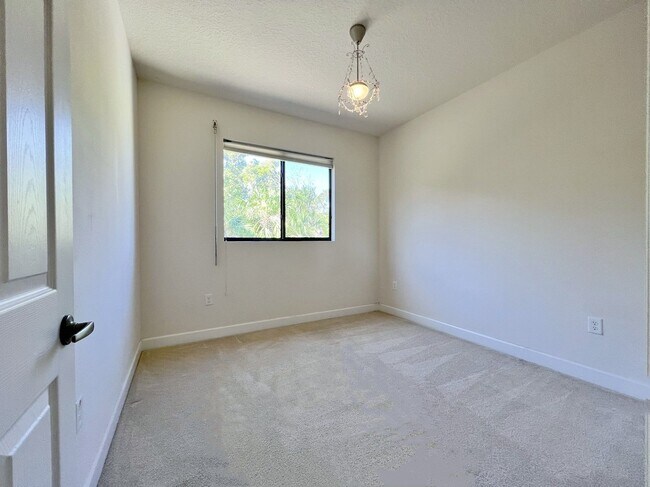 Building Photo - 2532 Glenridge Cir