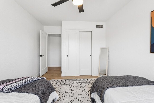 Building Photo - 7616 E 3rd St