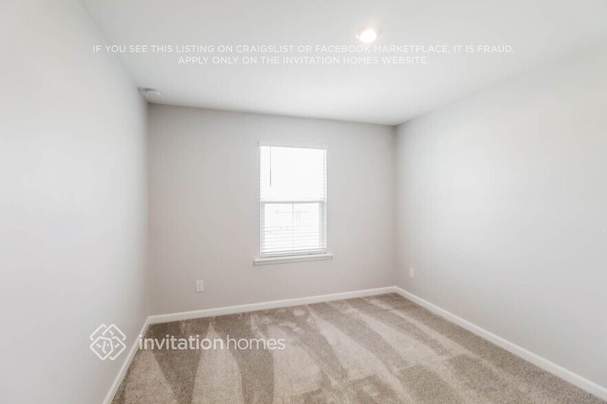 Building Photo - 345 Rock View Ln