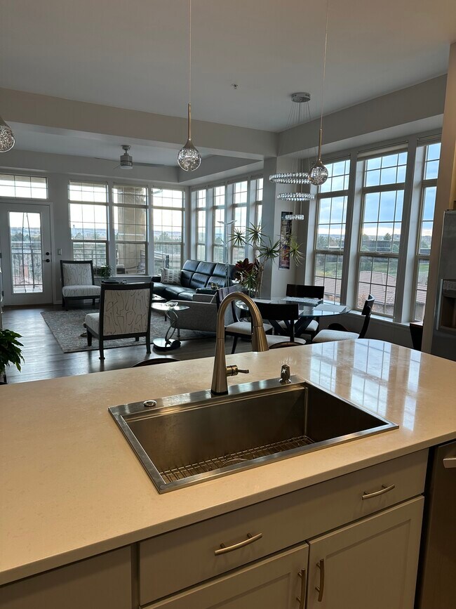 Building Photo - 7820 Inverness Blvd