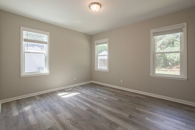 Building Photo - 216 Crescent Ave