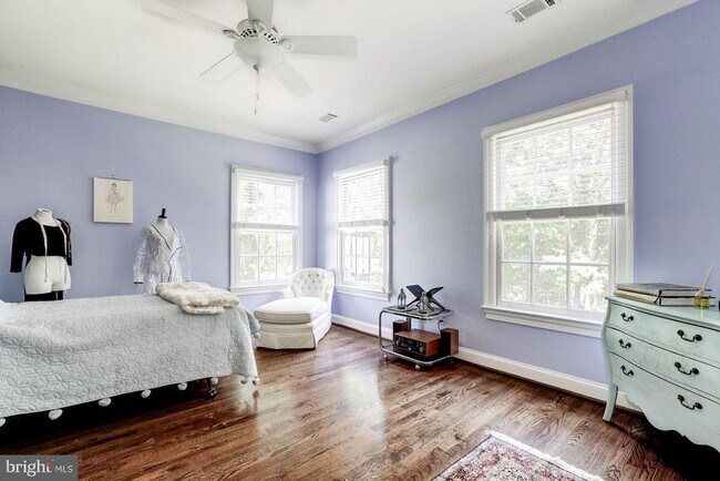 Building Photo - 9909 Avenel Farm Dr