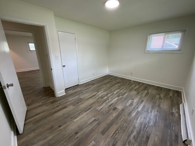 Building Photo - 4026 Sedgewood Ln