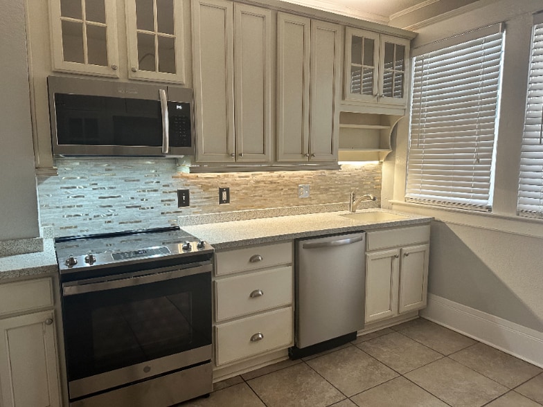 Primary Photo - 2259 Post St