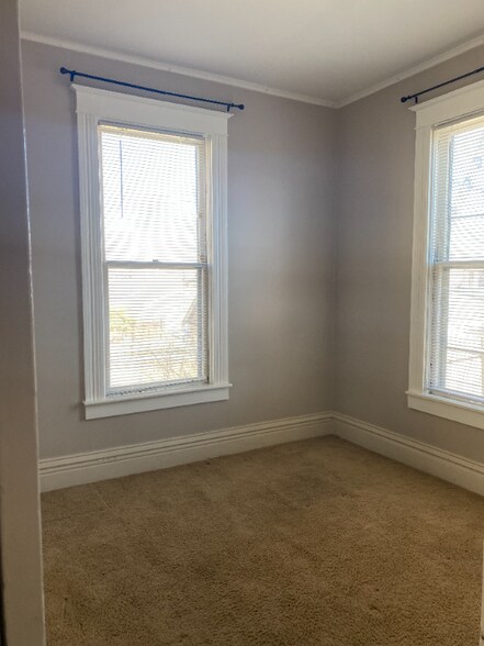 Building Photo - 3833 11th Ave S