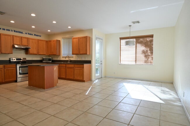 Building Photo - 2789 S Evergreen Cir