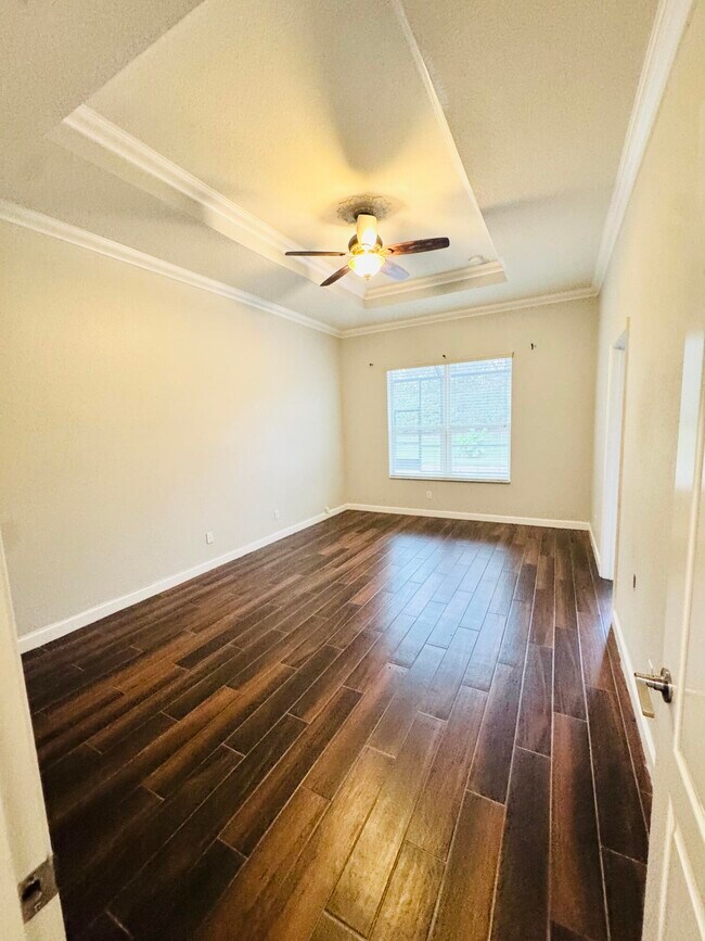 Building Photo - 1807 Berkshire Cir SW