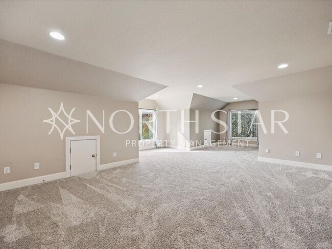 Building Photo - Tuscan Hills Traditional in Happy Valley