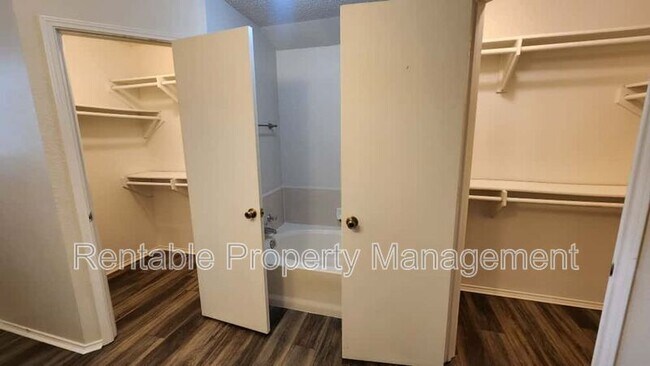 Building Photo - 6717 Copperwood Ct