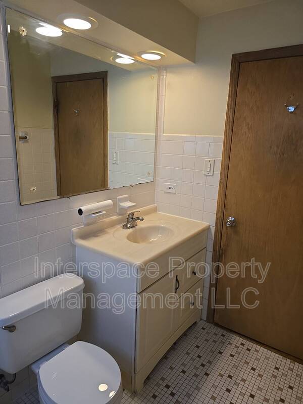 Building Photo - 10126 S Pulaski Rd