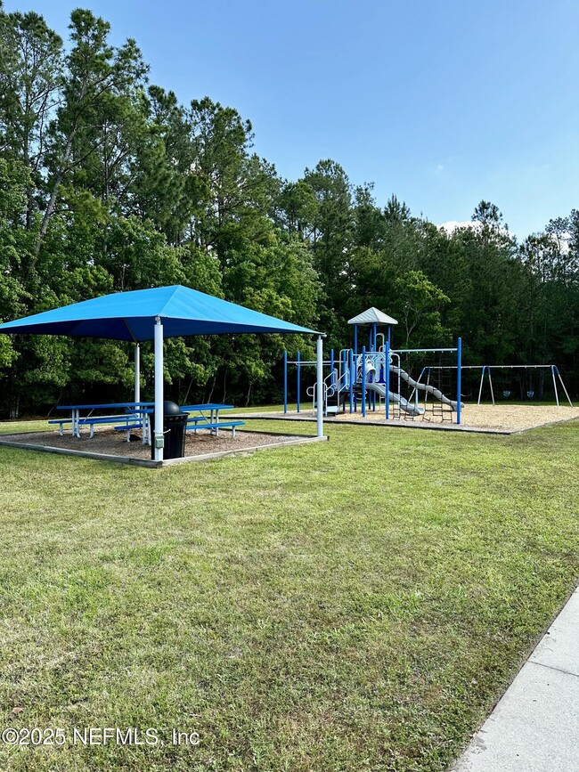 Building Photo - 11751 Silver Hill Dr