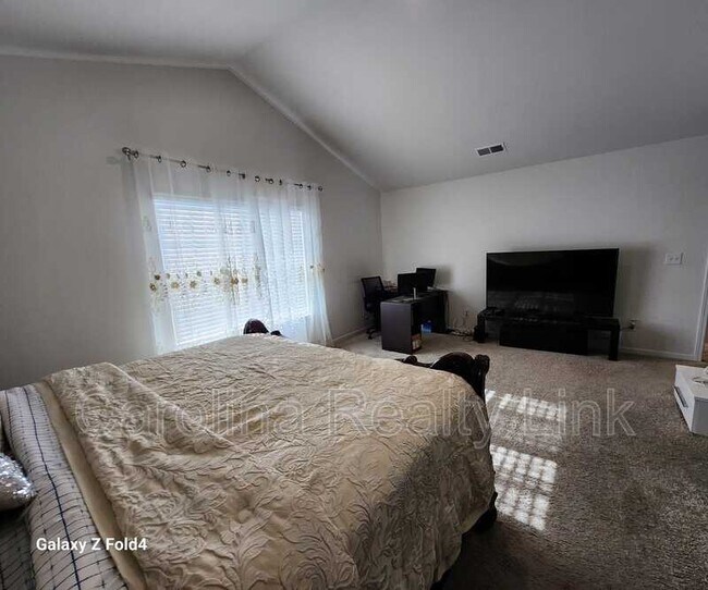Building Photo - 714 Xander Dr
