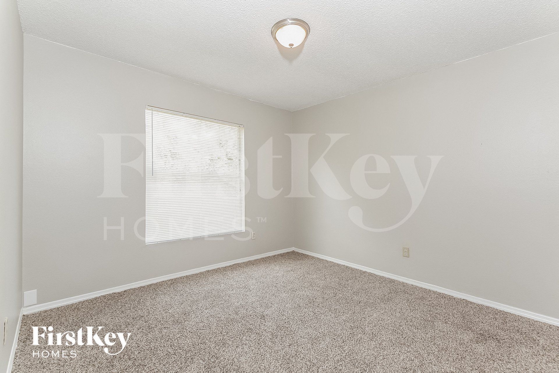 Building Photo - 1420 Kissimmee Dr