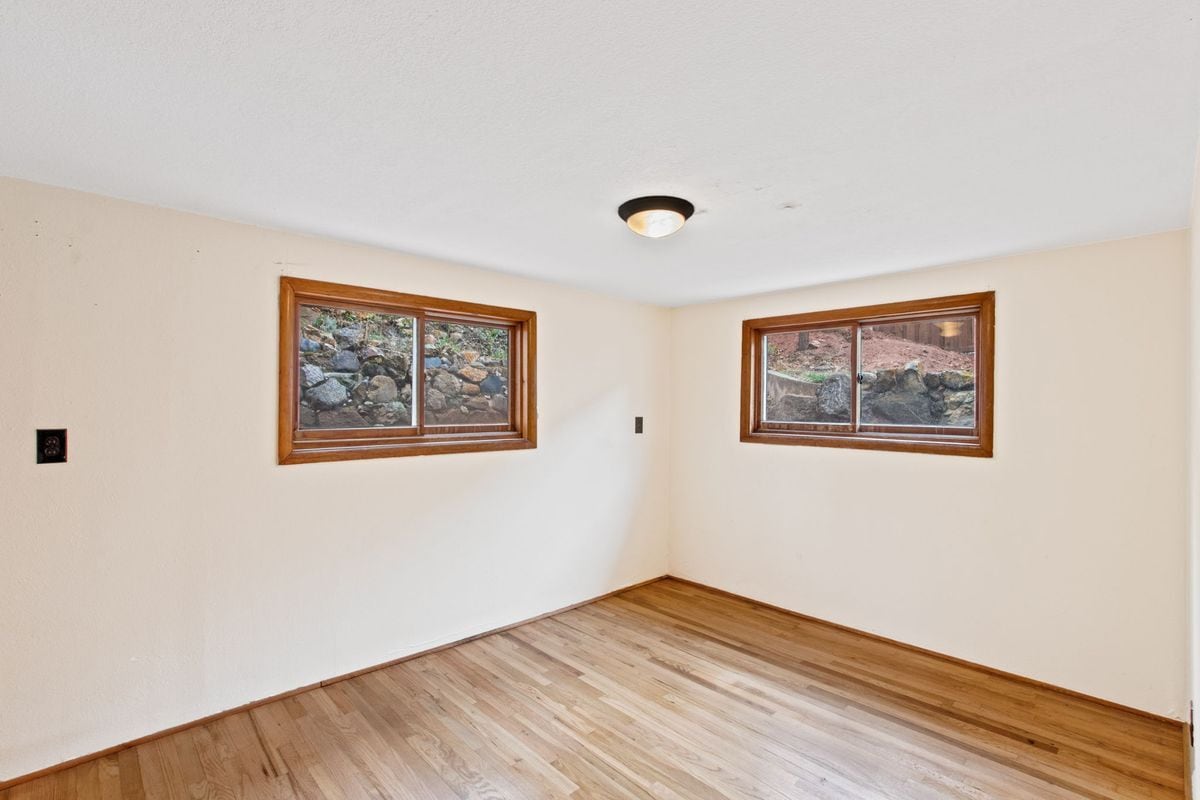 Building Photo - 807 Shoshone Pl