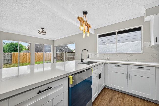 Building Photo - 12623 S Dairy Ashford Rd