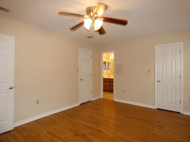 Building Photo - Spacious 3-Bedroom Home — Large Backyard