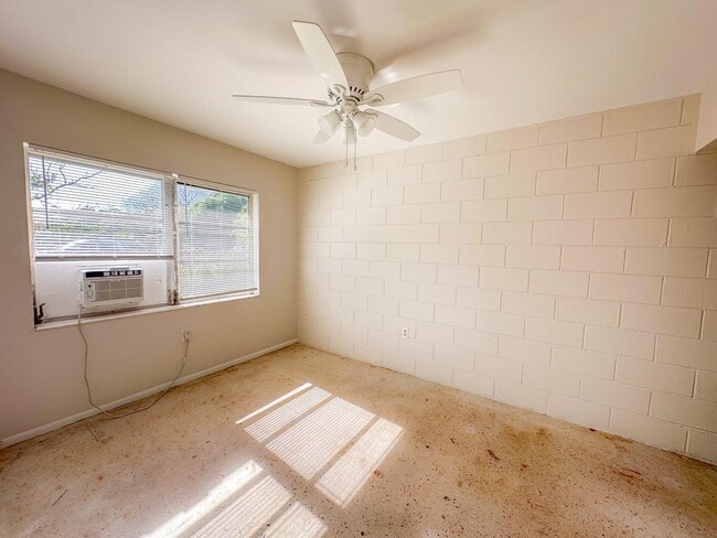 Building Photo - 2506 Ave F