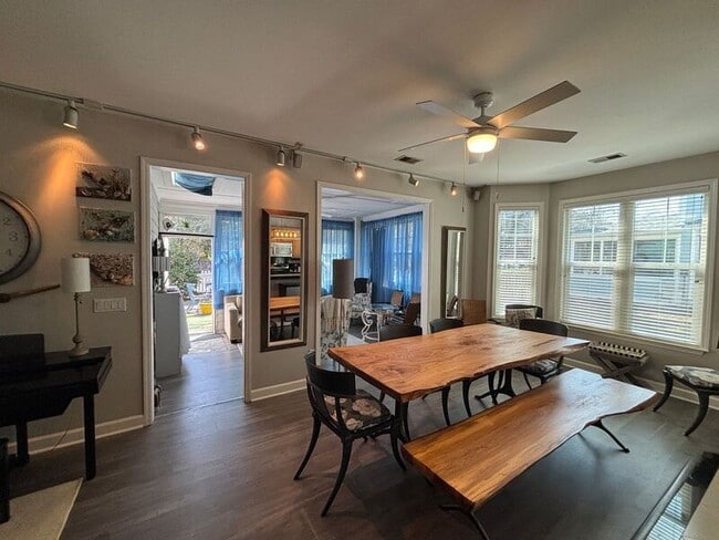 Building Photo - 3340 Billings St