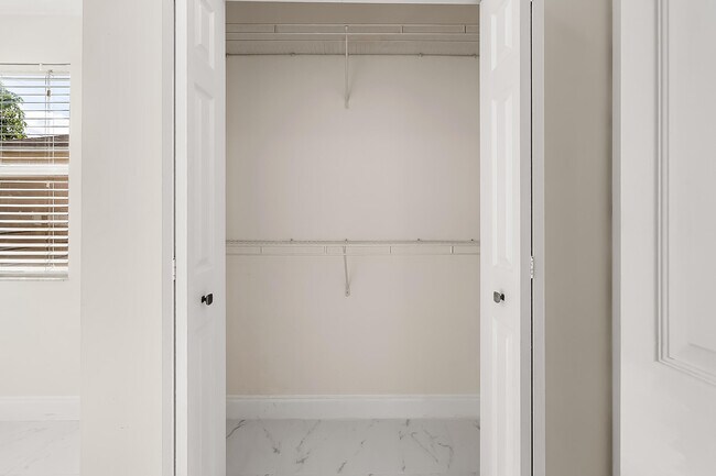 Building Photo - 2962 SW Coastal Terrace